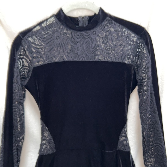 Black Velvet and Lace long sleeve dance romper Sz Adult Med - Picture 4 of 9